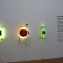 Photographie de l'exposition Jeff Koons au Centre Pompidou, série The New © beaubourgetlenumérique.wordpress.com